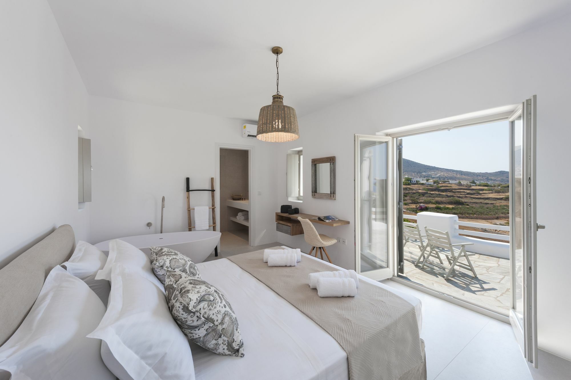 Niriides Luxury Villas Alikí エクステリア 写真