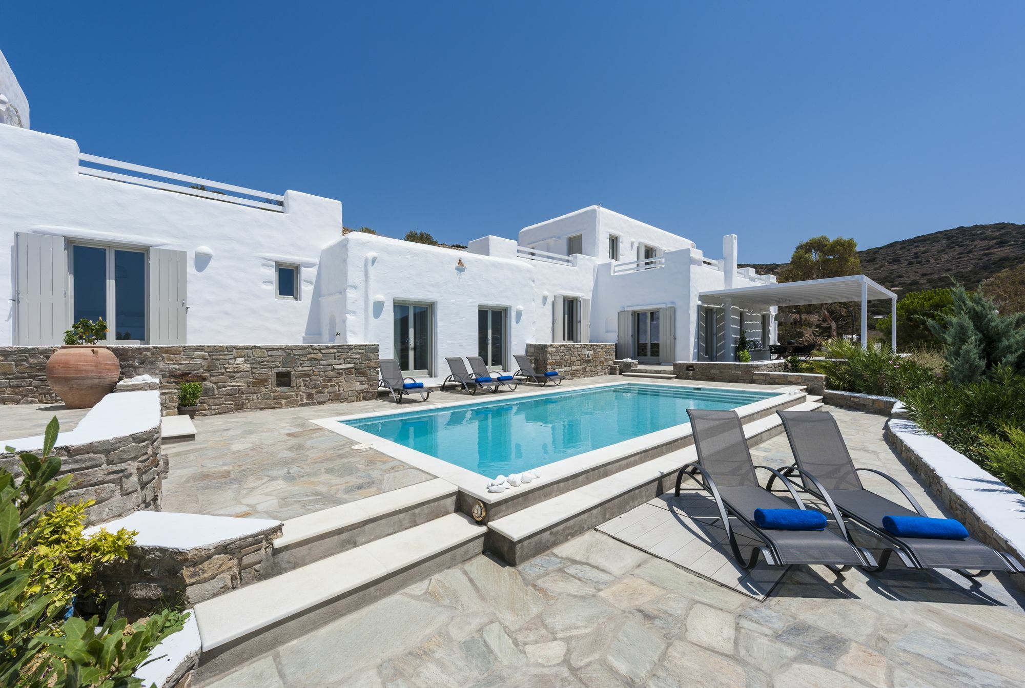 Niriides Luxury Villas Alikí エクステリア 写真